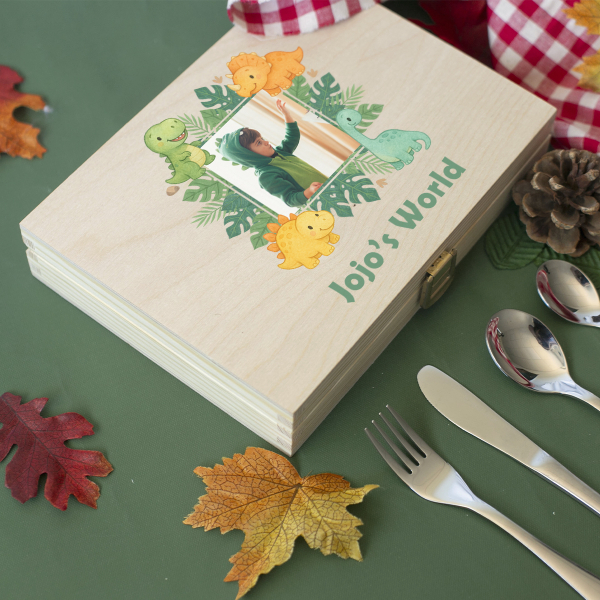 Gepersonaliseerde kinderbestekset met dinosaurussen en foto Gepersonaliseerde kinderbestekset met dinosaurussen en foto