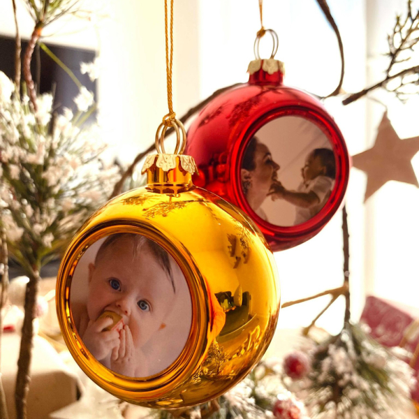 Gouden kerstbal gepersonaliseerd met foto Gouden kerstbal gepersonaliseerd met foto