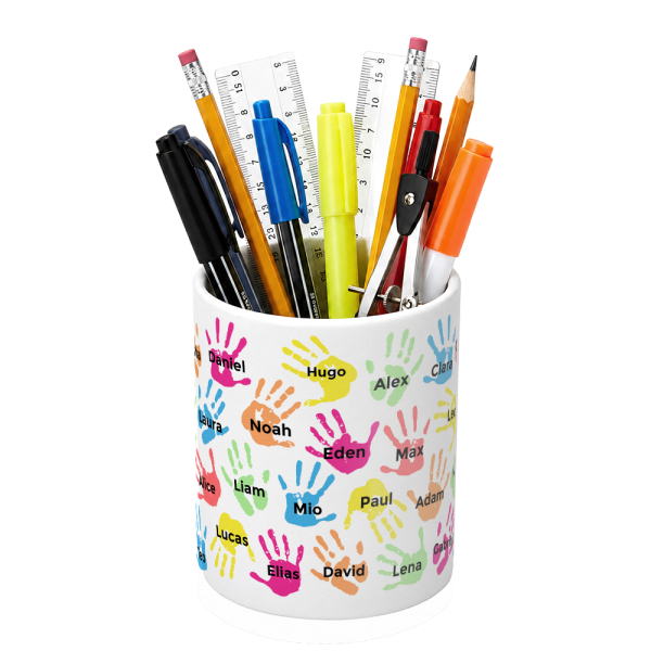 Pennenhouder Kinderhandjes gepersonaliseerd met hun voornamen Pennenhouder Kinderhandjes gepersonaliseerd met hun voornamen