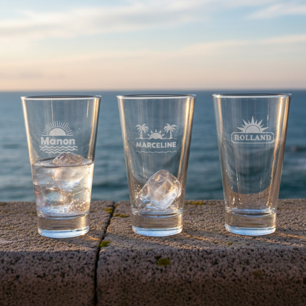 Glazen voor likeur met de naam - bistro vibe