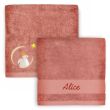 Handdoek met naam borduren - roze met eekhoorn