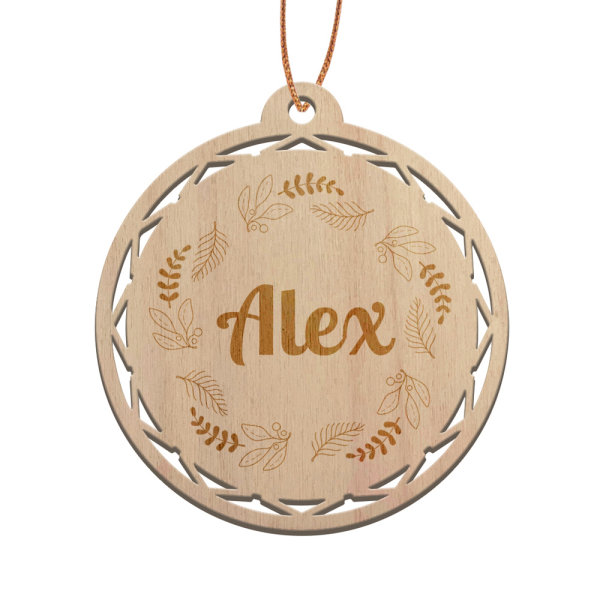 Houten kerstbal gepersonaliseerd met kerstkrans