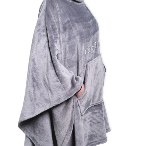 Gepersonaliseerde antracietkleurige fleece-poncho-deken